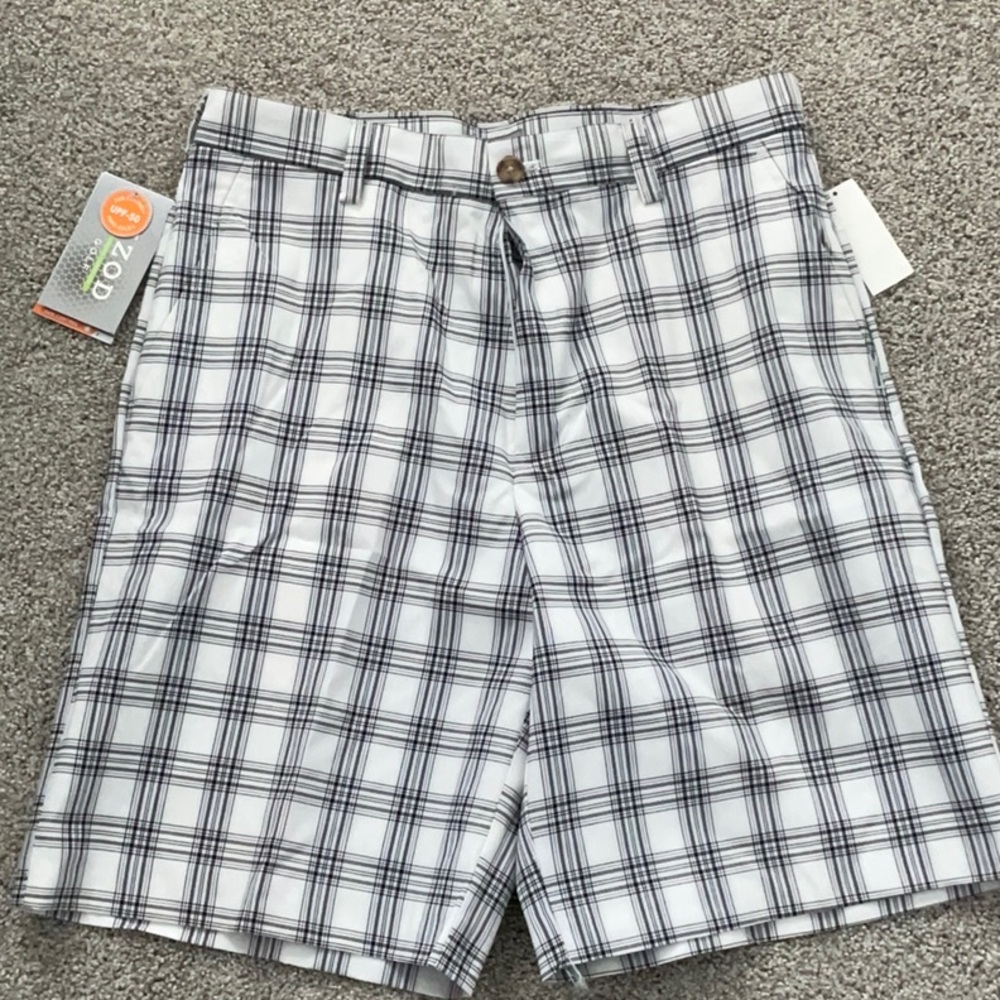 IZOD Men's Plaid Shorts - Black and White